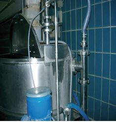 Abb. 3: Wasserstrahlpumpe mit seitlichem Absaugungsanschluss